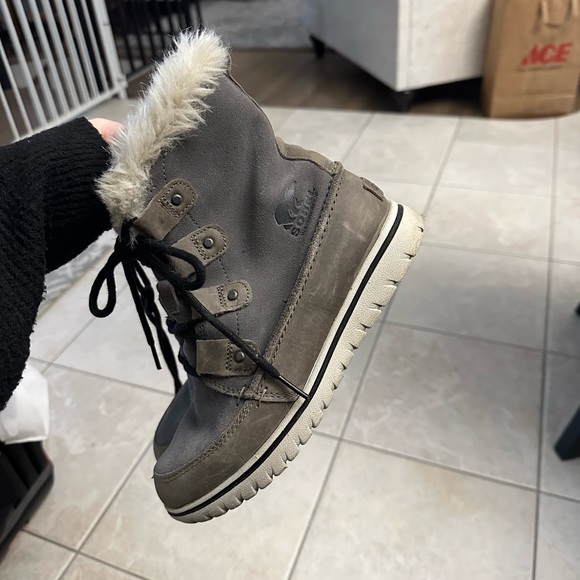 Sorel snow boots - Picture 4 of 5